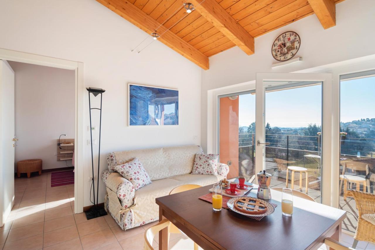 Bright Apartment Como Cavallasca Dış mekan fotoğraf